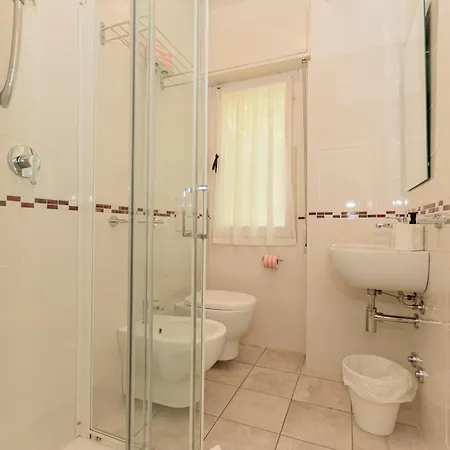 Angeles - Fronte Mare 3*