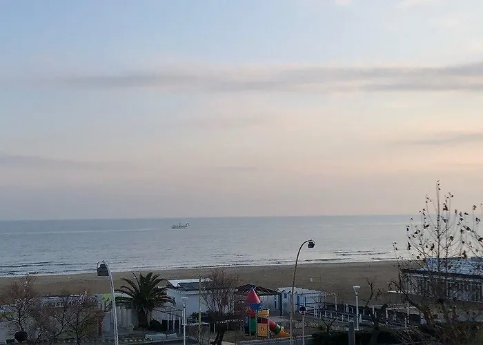 Angeles - Fronte Mare 3*