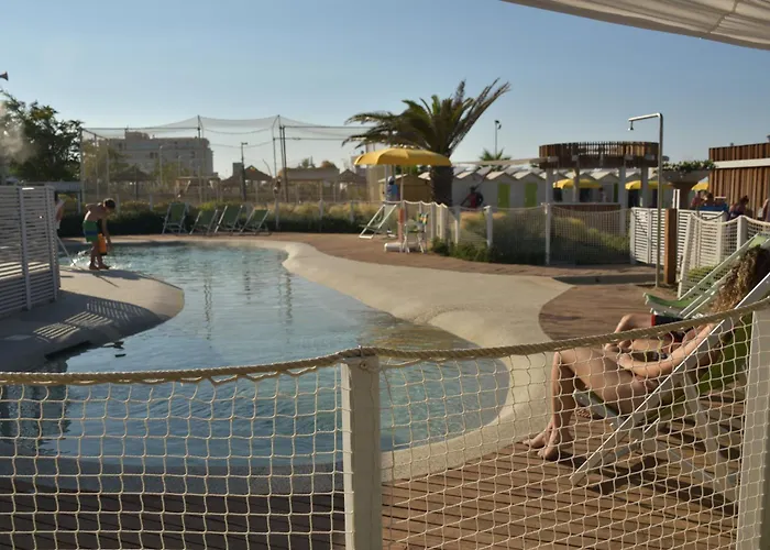 Angeles - Fronte Mare 3*