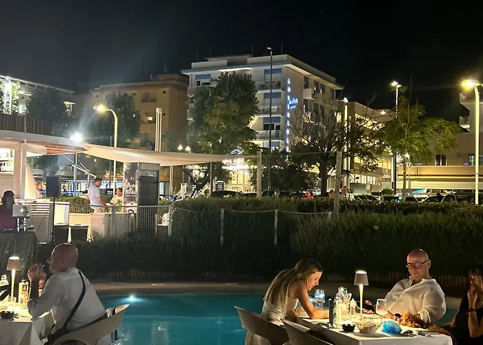 Angeles - Fronte Mare מלון 3*