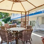 Angeles - Fronte Mare 3*