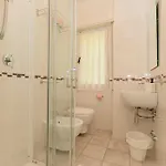 Angeles - Fronte Mare 3*
