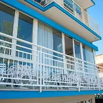 فندق Angeles - Fronte Mare 3*