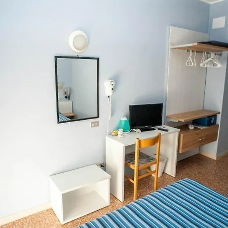 Angeles - Fronte Mare 3*