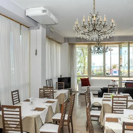 Szálloda Angeles - Fronte Mare 3*