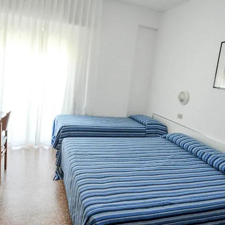 Angeles - Fronte Mare 3*