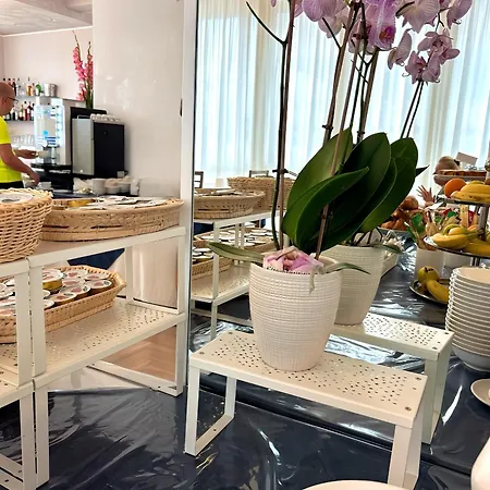 Angeles - Fronte Mare 3*